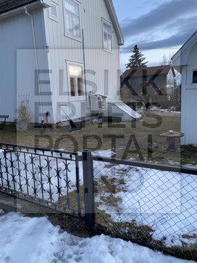 Innendørs skjøteledning ute