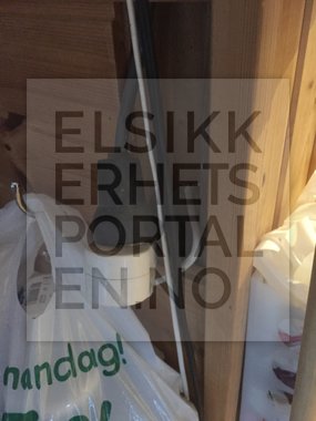 Skjøteledning på veggen