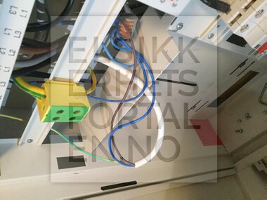 Installasjon bygget av ufaglært