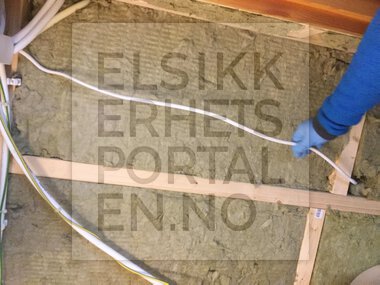 Installasjon bygget av ufaglært