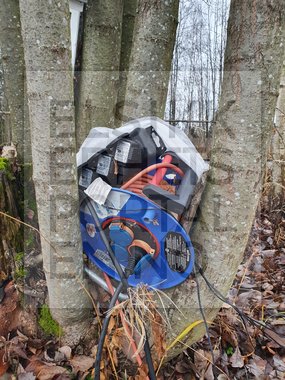 Skjøteledninger i skjøteledning i trommel utendørs