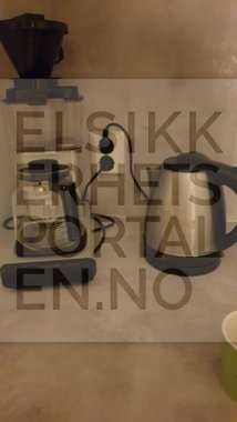 Kaffetrakter og vannkoker skal kun stå tilkoblet når du er hjemme