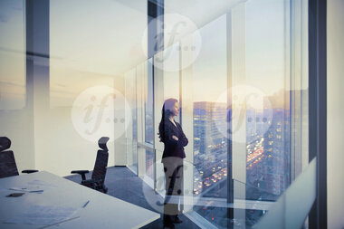 if-editorial-business-woman-in-office-risk-consulting-magazine