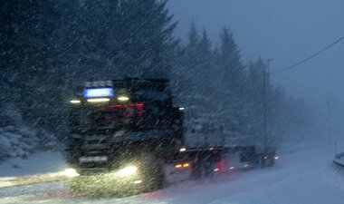 Trailer i snødrevet
