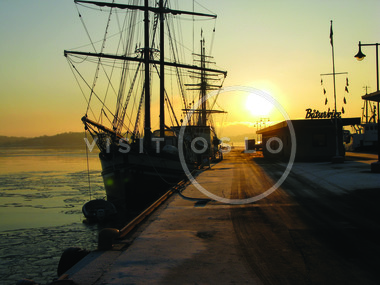 Seilskuter i vintersol