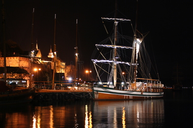 Rådhuskaia om natten