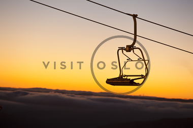 Skiheisen i solnedgang