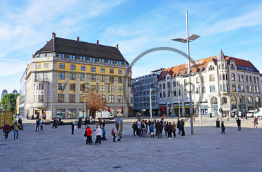 Jernbanetorget