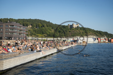 Sørenga Sjøbad en varm sommerdag