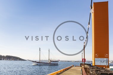 Uteservering ved fjorden