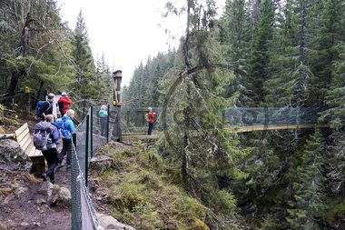 Hengebrua over Bjørnsjøhelvete