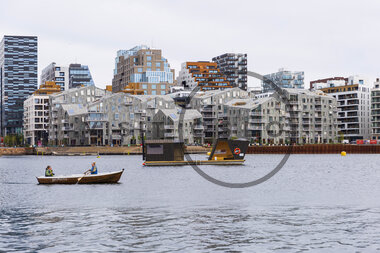 Flytende øy med badstue i Bispevika