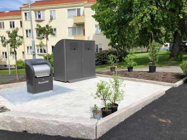 UWS Evolution L + Container garage 2x370L 