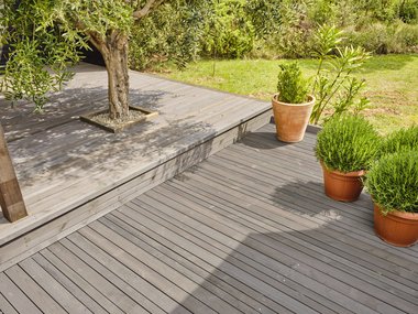 Concise lektegulv av lekt 34x45 og 34x70, grå