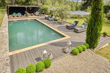 Concise lektegulv av lekt 34x45 og 34x70, grå