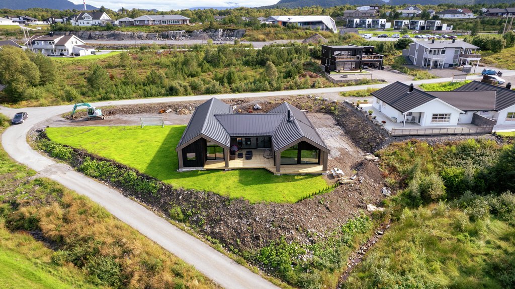 Averøy - Kreklingstien 14