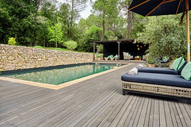 Concise lektegulv av lekt 34x45 og 34x70, grå