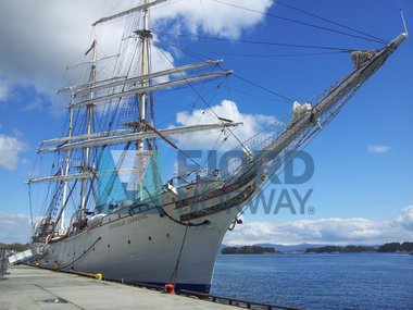 Satsraad Lehmkuhl på besøk i  Sunnhordland