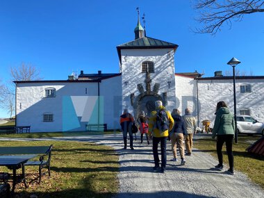 Kystpilegrimsleia. Ørland kirke og Austråttborgen