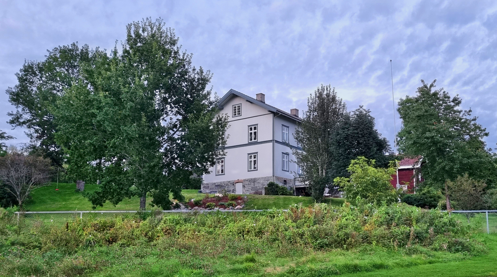 Mot kveld ved Nedre Haga