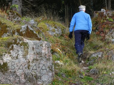 Gammel innskrift mellom Langlia og Vesle Sandungen