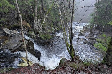 Utsikt fra toppen av Sæterbekkens mest kjente foss