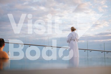 Basseng på taket av Wood Hotel