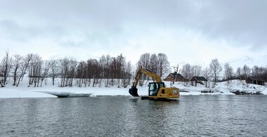 Montering av pukkellaksfelle