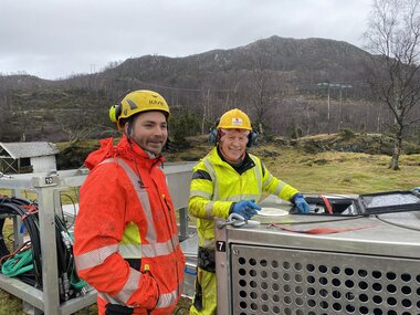 Comrod komposittmaster på Strand
