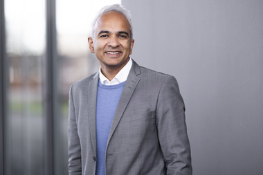 Shiraz Abid, divisjonsdirektør privat