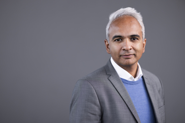 Shiraz Abid, divisjonsdirektør privat