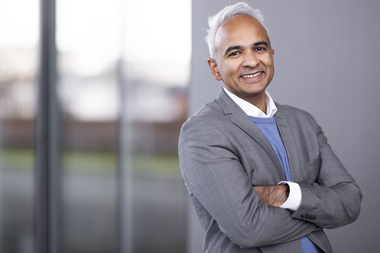 Shiraz Abid, divisjonsdirektør privat