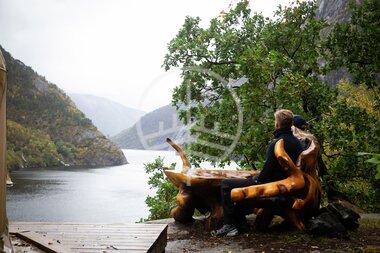 Glamping i Åkrafjorden om høsten