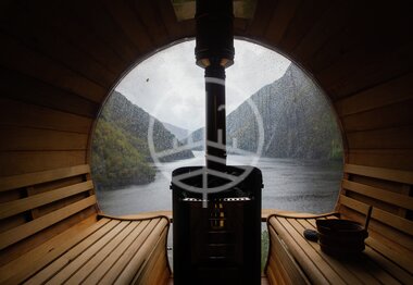 Glamping i Åkrafjorden om høsten