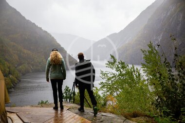 Glamping i Åkrafjorden om høsten