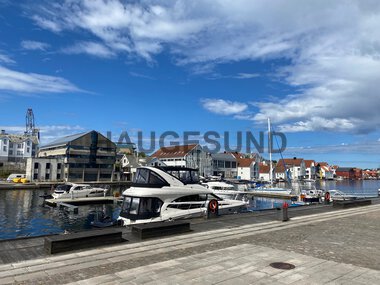 Båthavnen i sentrum av Haugesund sommeren 2025