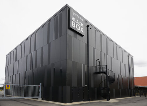 The savings bank Black Box