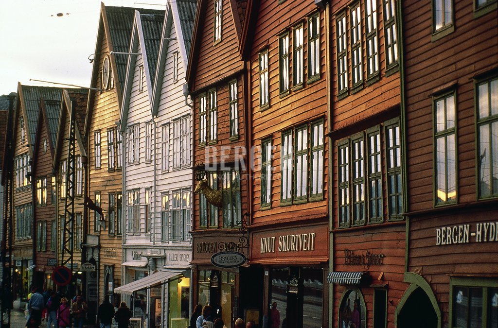 Bryggen i solnedgang