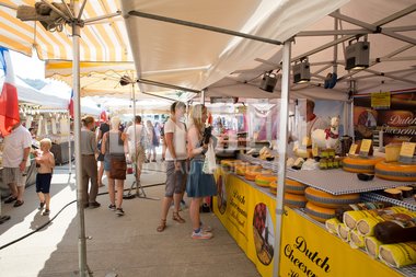 Festivalområde på kaien på Våge  under Tysnesfest 