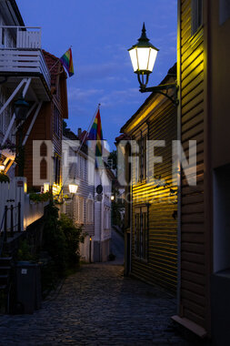 Kveldsstemning i ett av Bergens mange smau