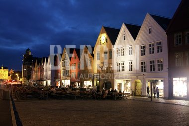 Bryggen i kveldslys