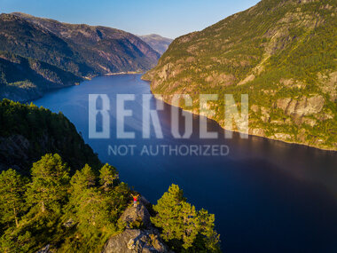 Fjelltur til "Slottet" i Modalen kommune utenfor Bergen