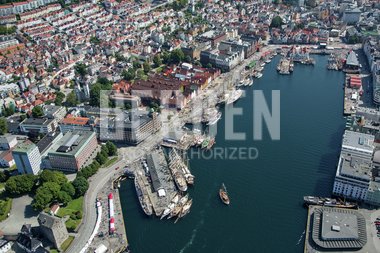 Statsraad Lehmkulh ankommer Bergen havn