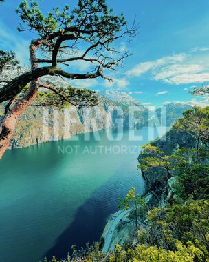 Fjelltur til "Slottet" i Modalen kommune utenfor Bergen