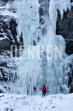 Vinter ved Hesjedalsfossen