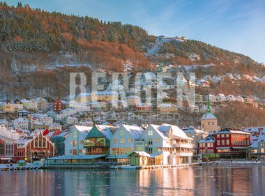 Zachariasbryggen i Bergen med Fløyen i bakgrunn