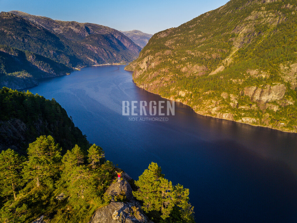 Fjelltur til "Slottet" i Modalen kommune utenfor Bergen