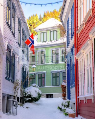 Vinter i  ett av Bergens mange smau