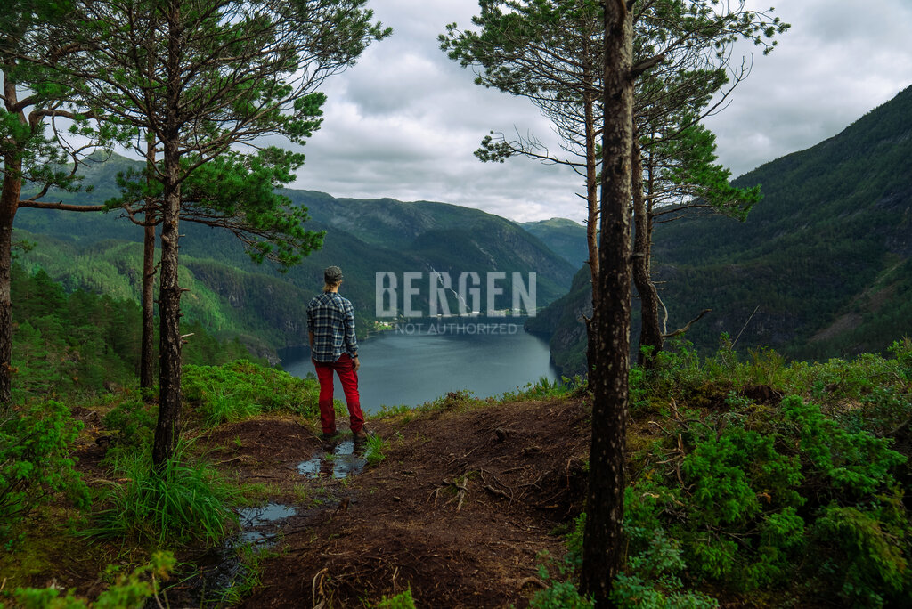 Fjelltur til "Slottet" i Modalen kommune utenfor Bergen