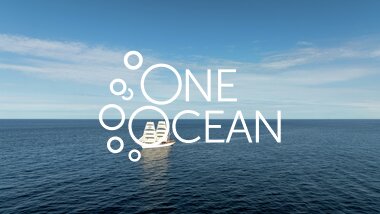  Statsraad Lehmkuhl for fulle seil.  FNs havtiår-logo på seil. Etappe: Nuuk – St. John’s, august 2025